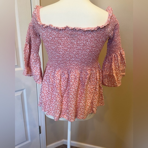 Forever 21 Pink Floral Smocked Off-Shoulder Peplum Top Juniors Size Medium - Picture 5 of 6